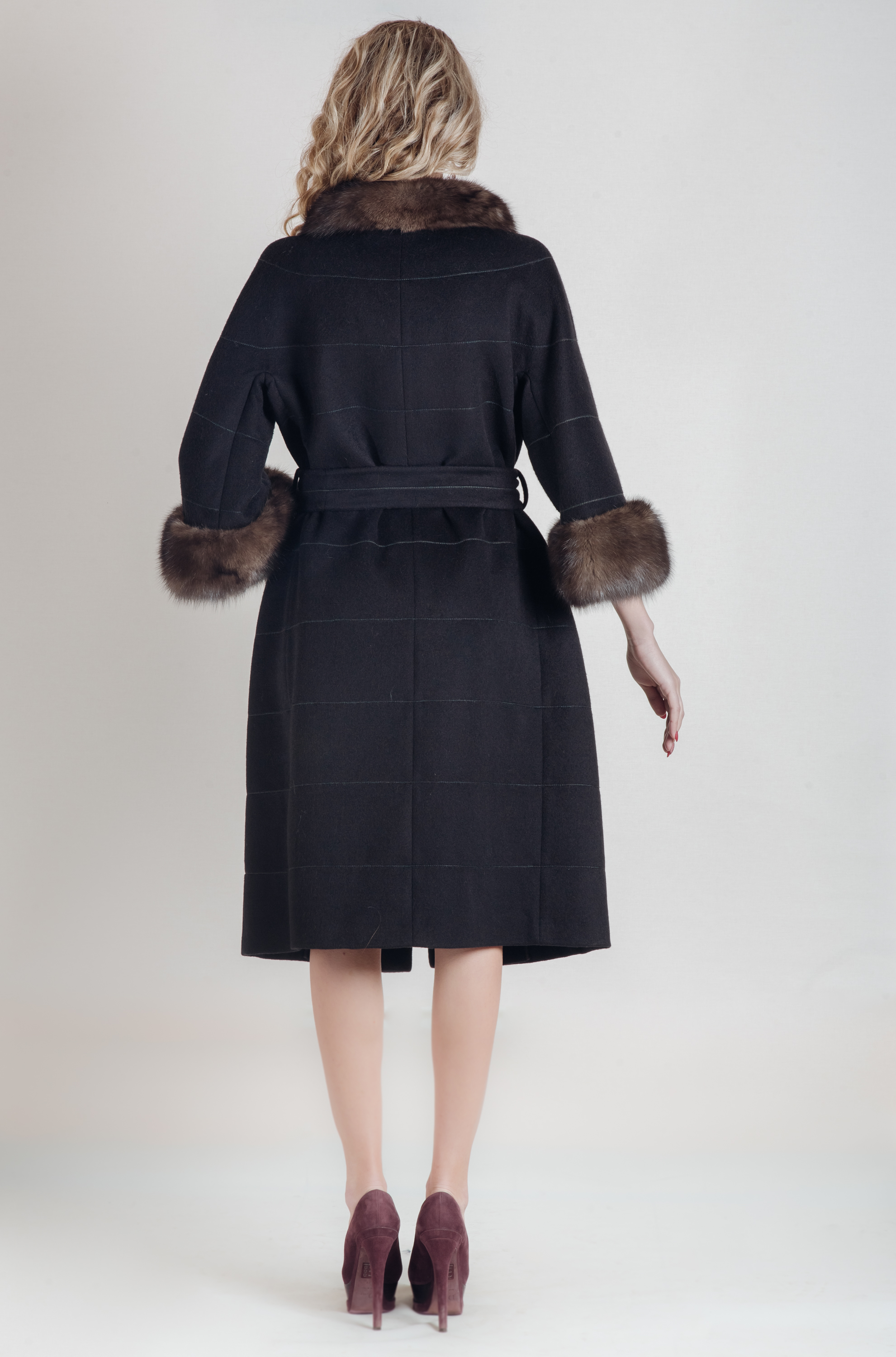 Пальто из кашемира СOLOMBO с отделкой из меха соболя, цвет  BLACK